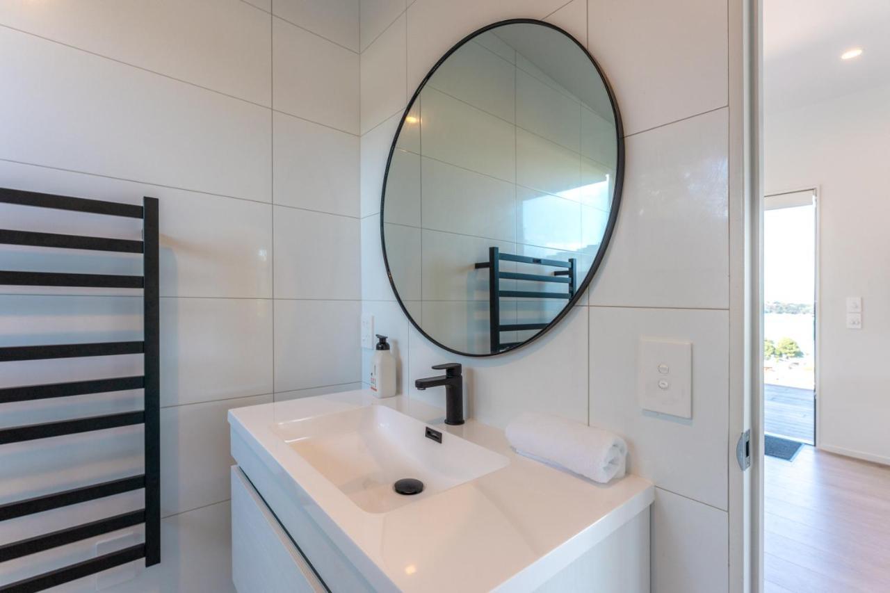 Luna Cottage. Stunning Ocean Views On Waiheke Oneroa Exterior photo